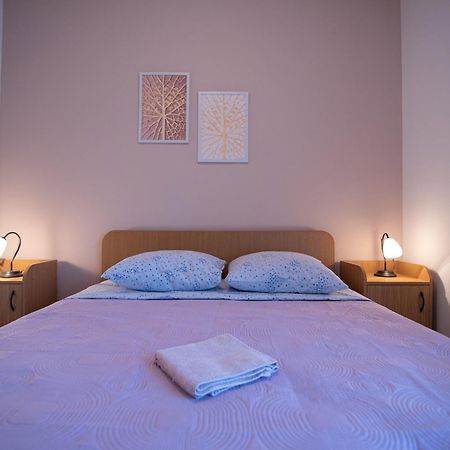 Apartment Josipa Grebastica Bagian luar foto