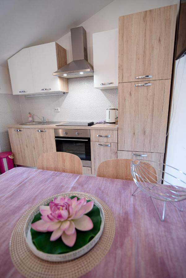 Apartment Josipa Grebastica Bagian luar foto