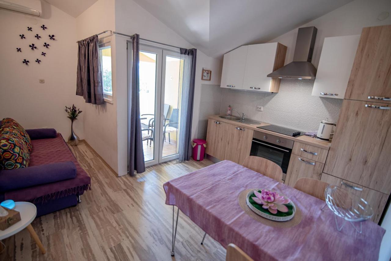 Apartment Josipa Grebastica Bagian luar foto